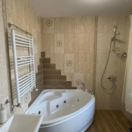 Къщи За Гости Иварос - Доспат Maison d'hôtes