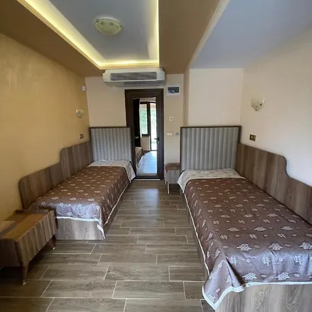 Къщи За Гости Иварос - Доспат *