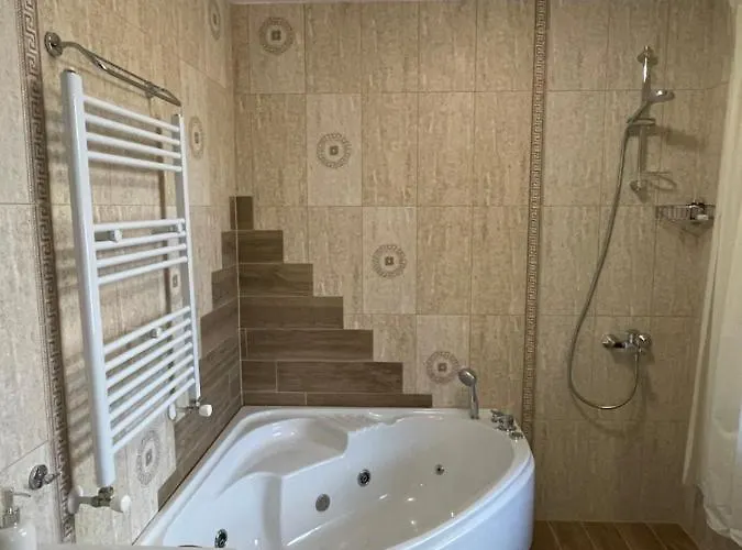 Къщи За Гости Иварос - Доспат Vendégház